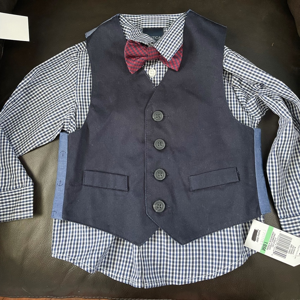 Nautica 4 piece boys outfit never worn